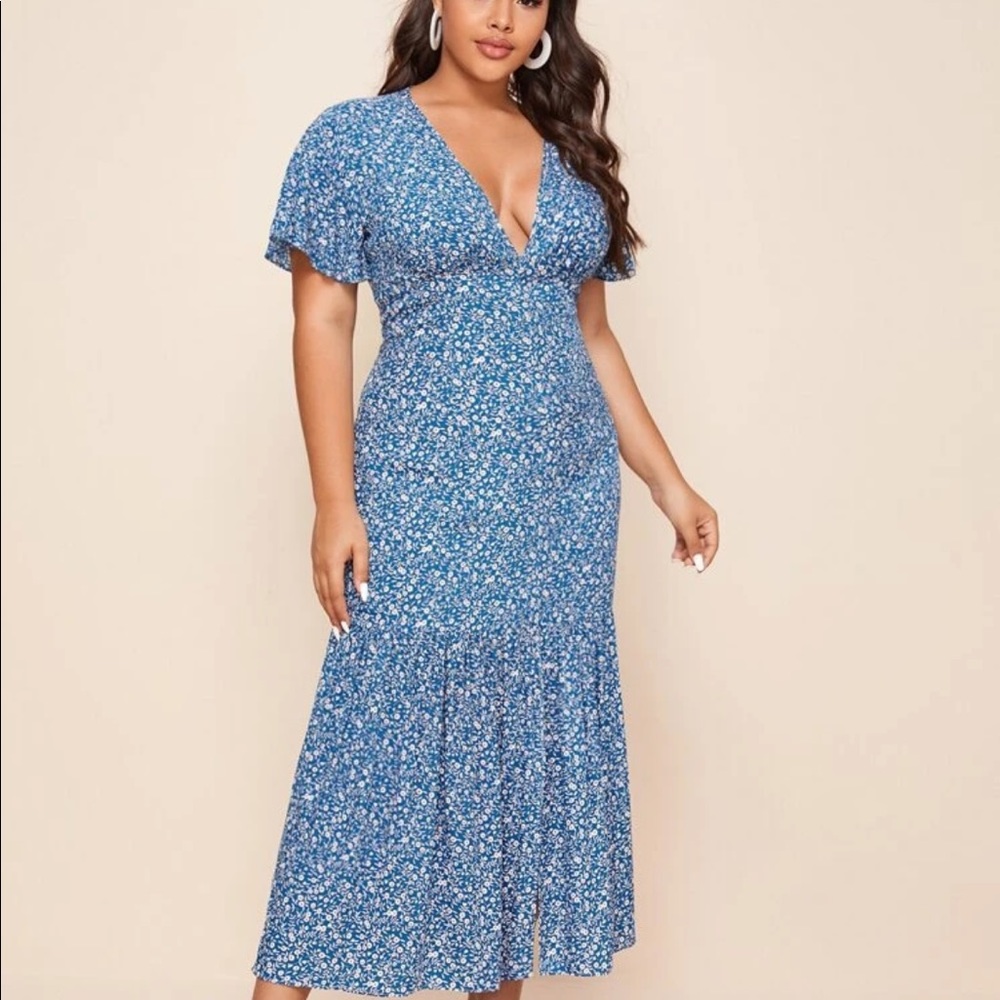 Plus size floral print V neck maxi dress - Picture 7 of 9